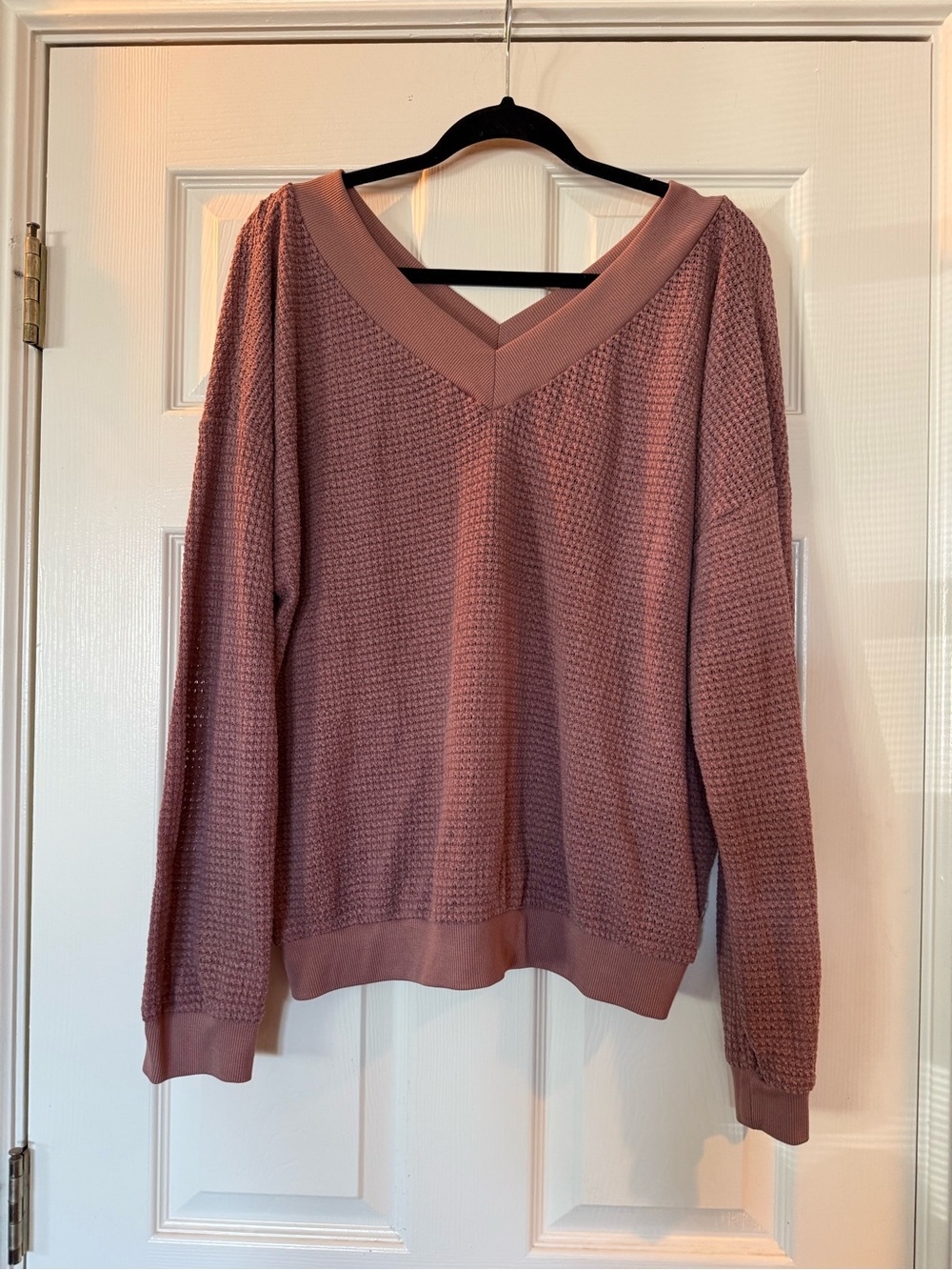 V-Neck Waffle Knit Sweater in Dusty Rose - Women
